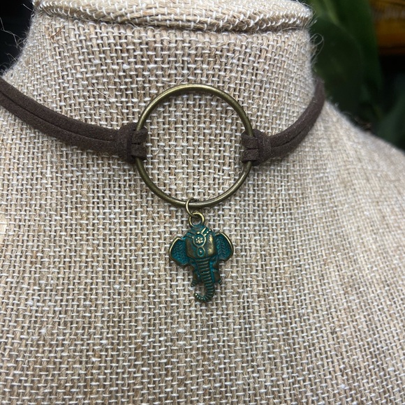 Leather Choker with Elephant accent - Picture 4 of 4